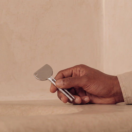 مفتاح معجون الأسنان 